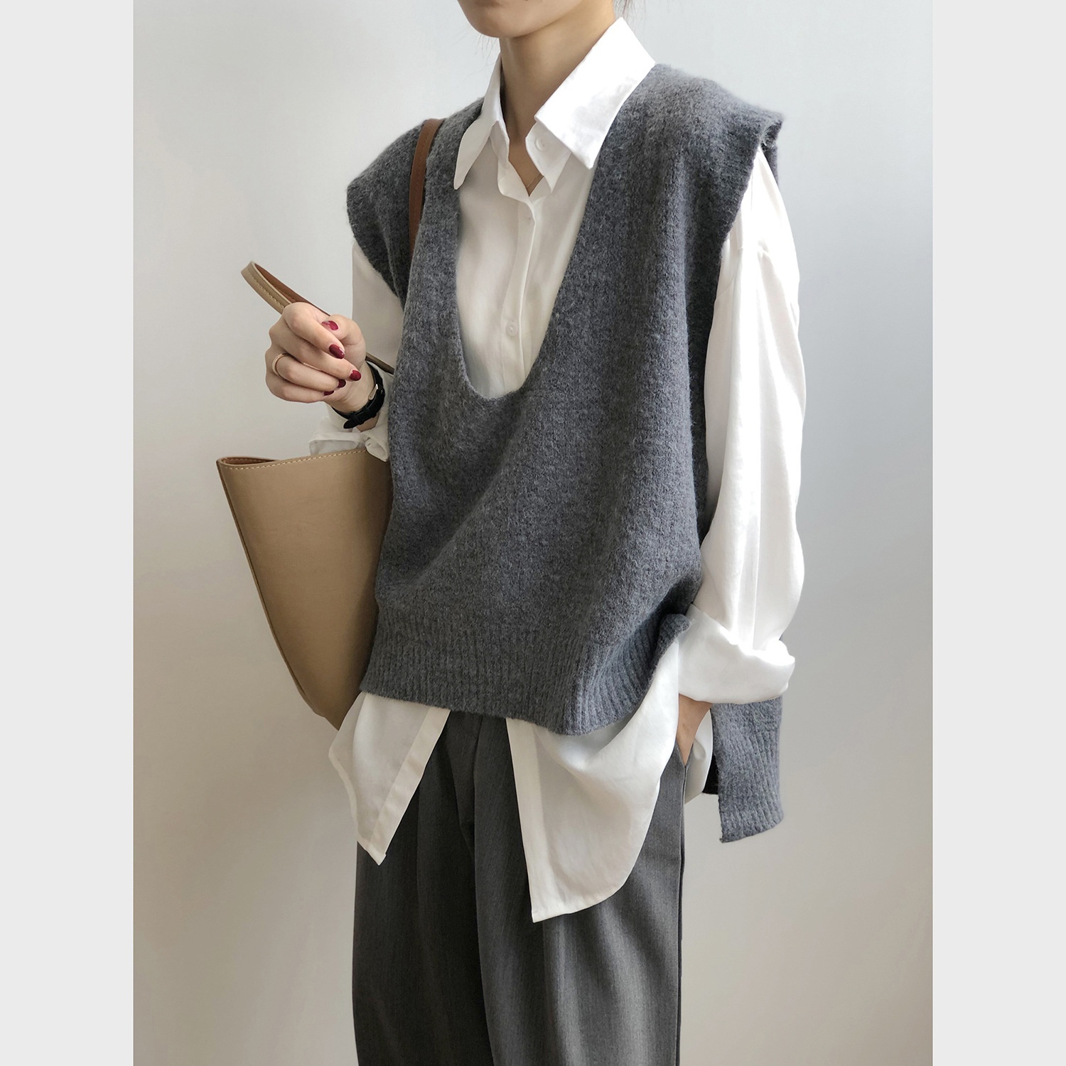 Dameskleding Yanshuang gebreide dames, herfstkleding, gelaagde V-hals, Koreaanse stijl, casual losse modieuze mouwloze vest voor dames_voghion.com