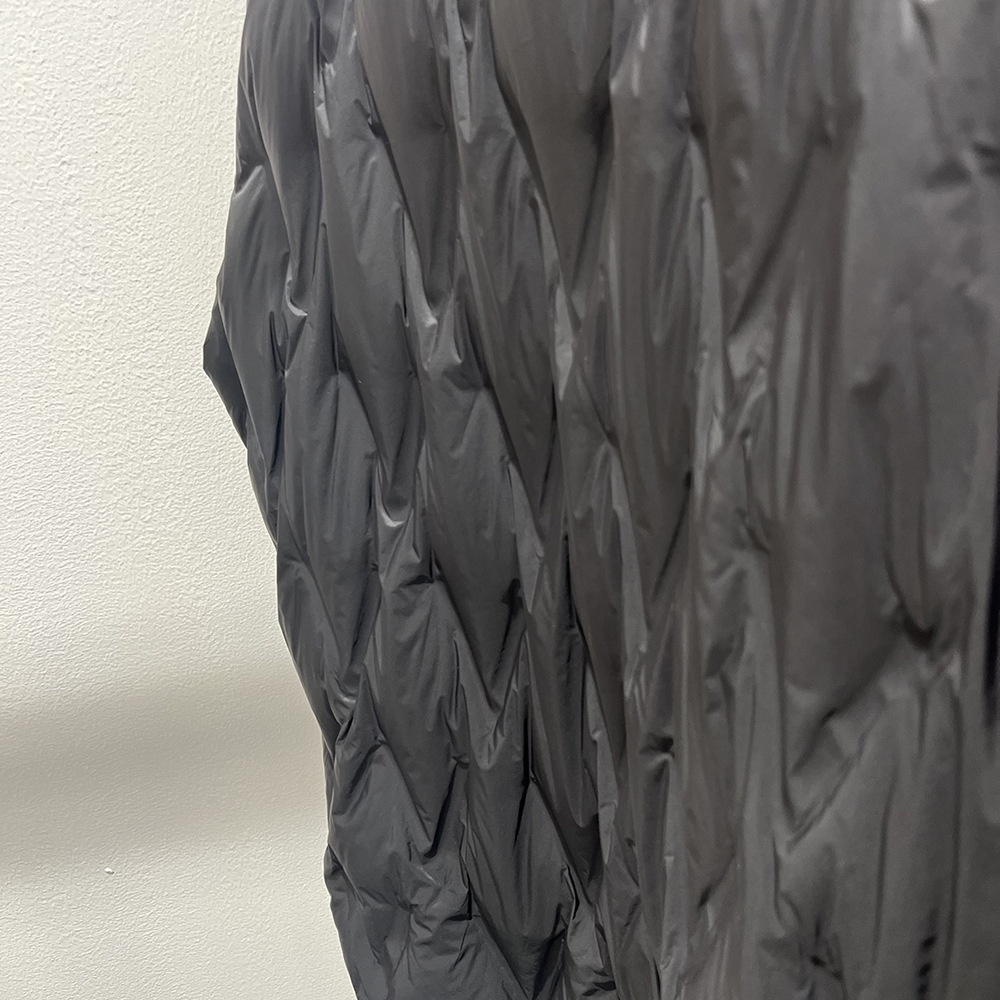 boy 2024 Winter New Trendy V-Print Jacket Men's Lightweight Classic Versatile Down Shirt Men_voghion.com