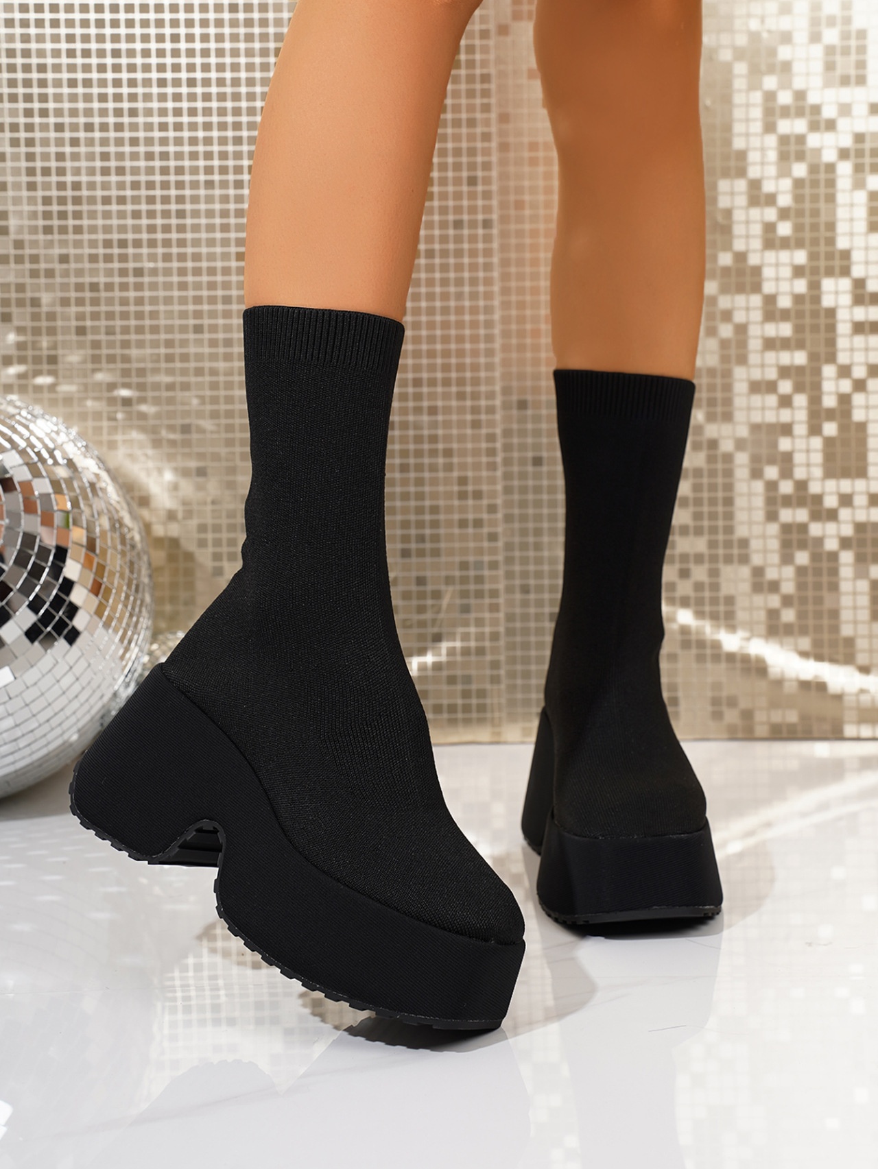 ShoeGlobe ShoeGlobe Herbst 2025 Neue schlankmachende Plus-Size-Plateau-Stiefel mit elastischem Socken-Design, gekreuzten Strickkanten und schmalem Absatz für Damen_voghion.com