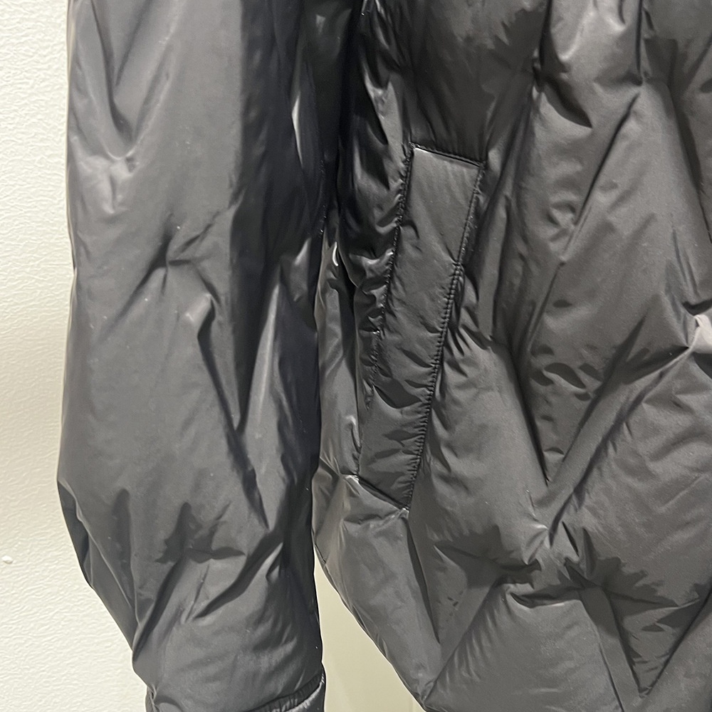 boy 2024 Winter New Trendy V-Print Jacket Men's Lightweight Classic Versatile Down Shirt Men_voghion.com