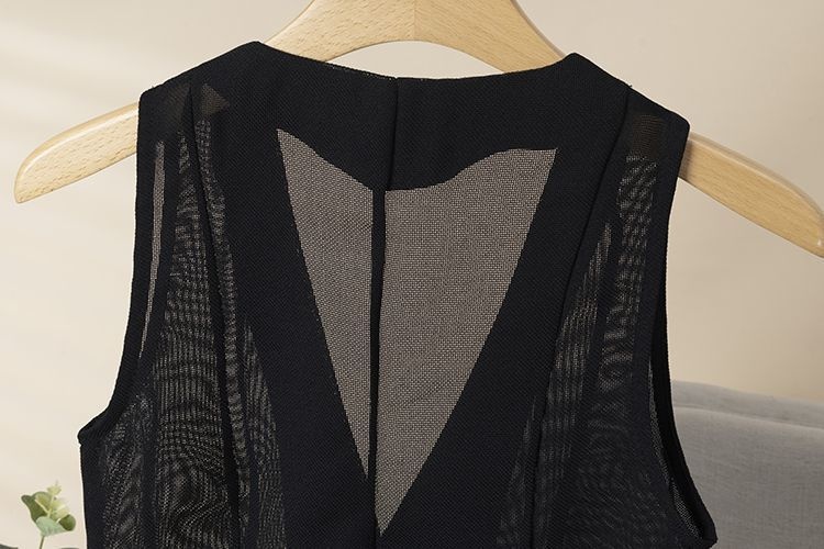 2025 New Fashion Design Slim Fit Short V-Neck Mesh Vest Outerwear Niche For Women's Summer Clothing_voghion.com