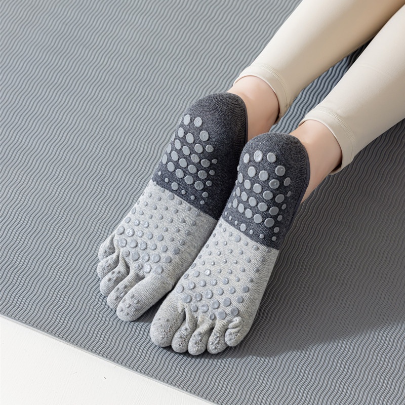 Surge Surge Spring Summer Yoga Backless Non-Slip Five-Toe Women Professional Fitness Sports Sweat-Absorbing Toe-Separating Pilates_voghion.com