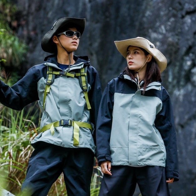 ActiveGo Outdoor Couple Windproof Waterproof Unisex Spring Autumn Casual Trendy Hooded Coat Hiking Jacket_voghion.com