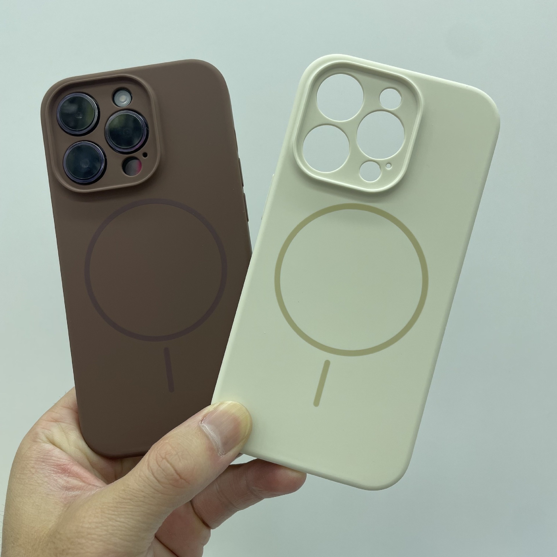 Compatible avec l'iPhone 17 Pro, coque magnétique intégrale avec boutons en silicone intégrés et protection pour l'appareil photo 16 pouces._voghion.com