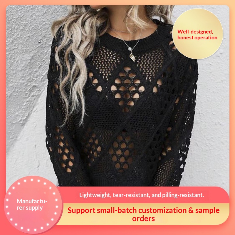 Nieuwe modetrend voor lente en herfst: gebreide trui met open details, dunne ronde hals en trendy design voor dames._voghion.com