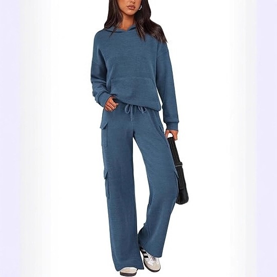 Conjunto de moletom feminino casual de duas peças com capuz, modelagem solta, para a temporada de outono 2025, com inspiração europeia e americana._voghion.com