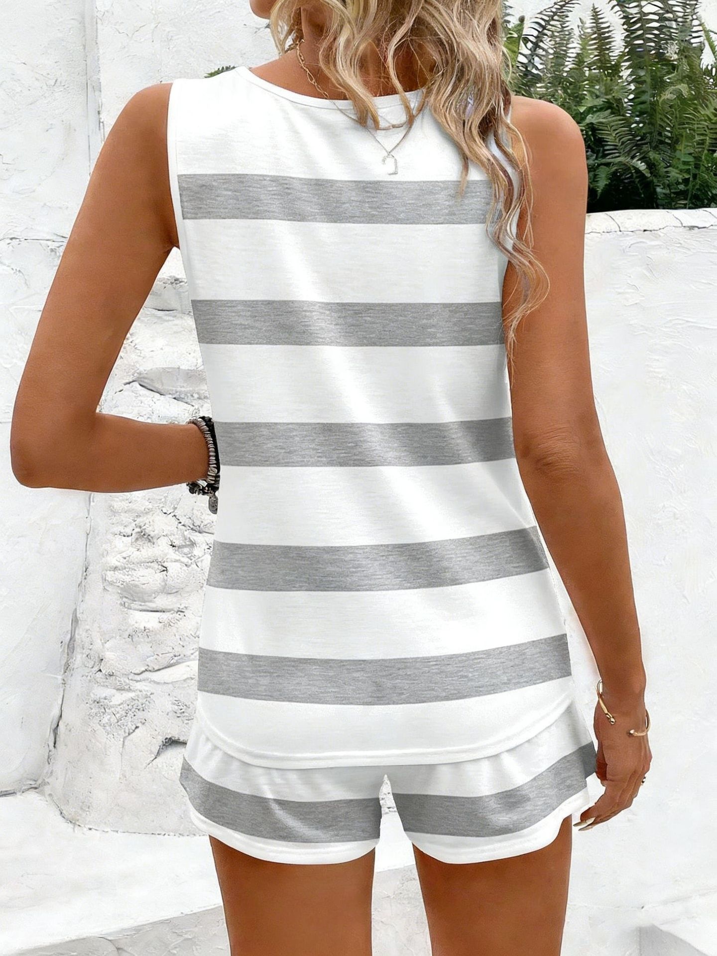 Dames tanktop en sportshort set voor de zomer_voghion.com