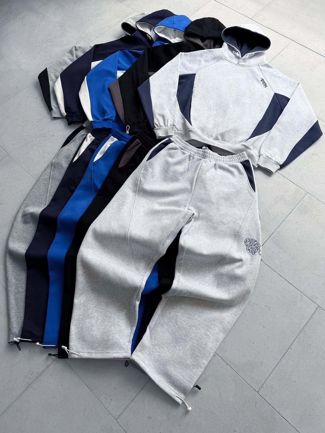 Aria Basics Aria Basics Nueva sudadera con capucha bordada personalizada con bloques de color estilo europeo y americano Y2k Moda casual estilo deportivo Conjunto de pantalones_voghion.com