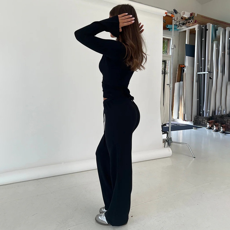 Completo pigiama in pile da donna con top a maniche svasate_voghion.com