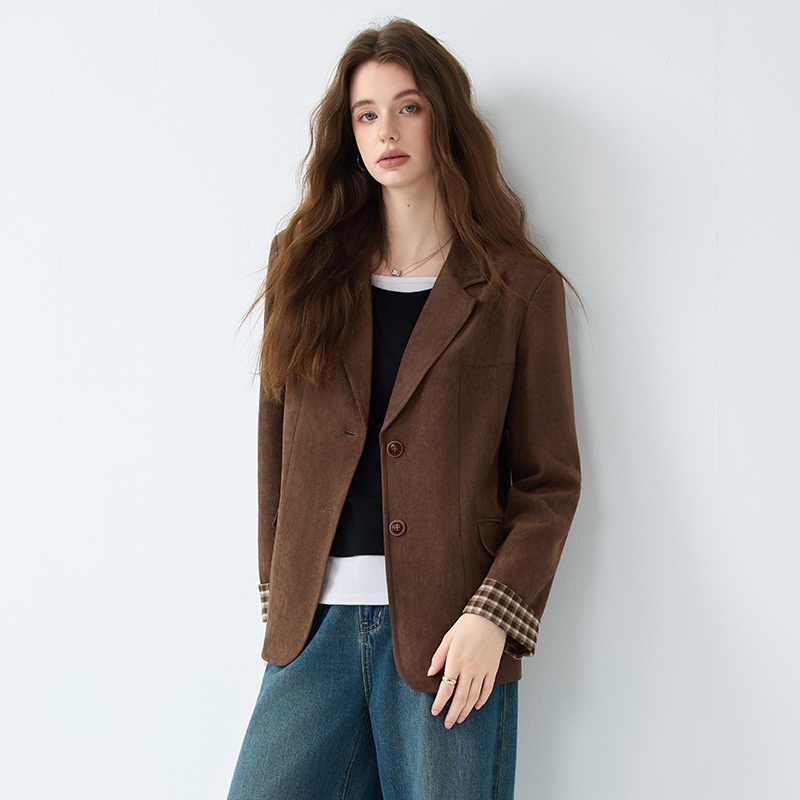 Blazer color caffè, modello casual da donna, stile europeo e americano, ideale per pendolari transfrontalieri._voghion.com