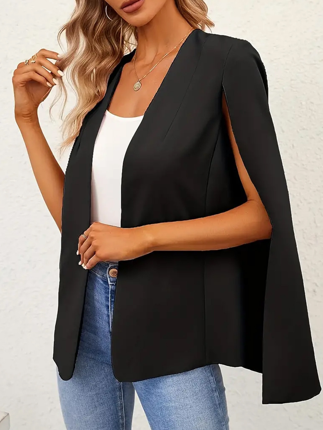 Blazer da donna eleganti e mantelle alla moda per outfit chic_voghion.com