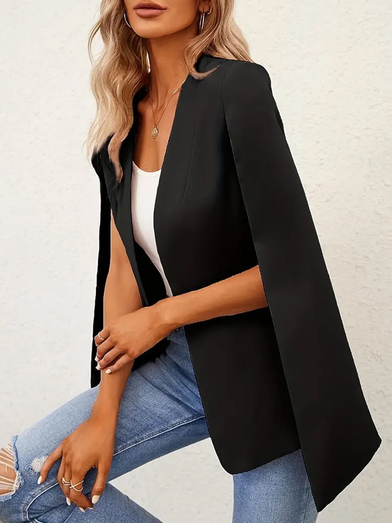 Blazer da donna eleganti e mantelle alla moda per outfit chic_voghion.com