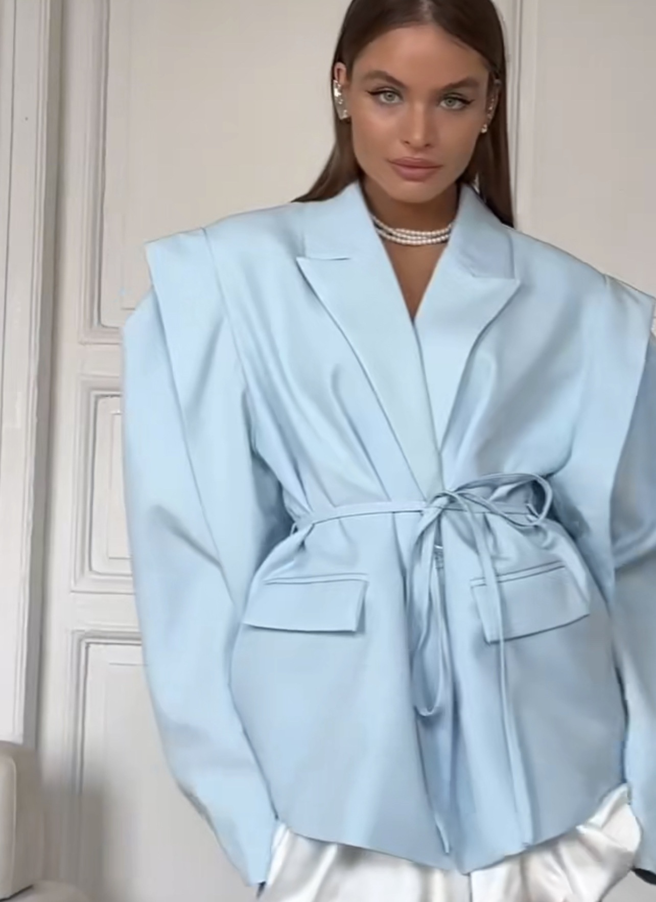 Eleganter Damen Blazer Mit V-ausschnitt Und Taillenbindung_voghion.com