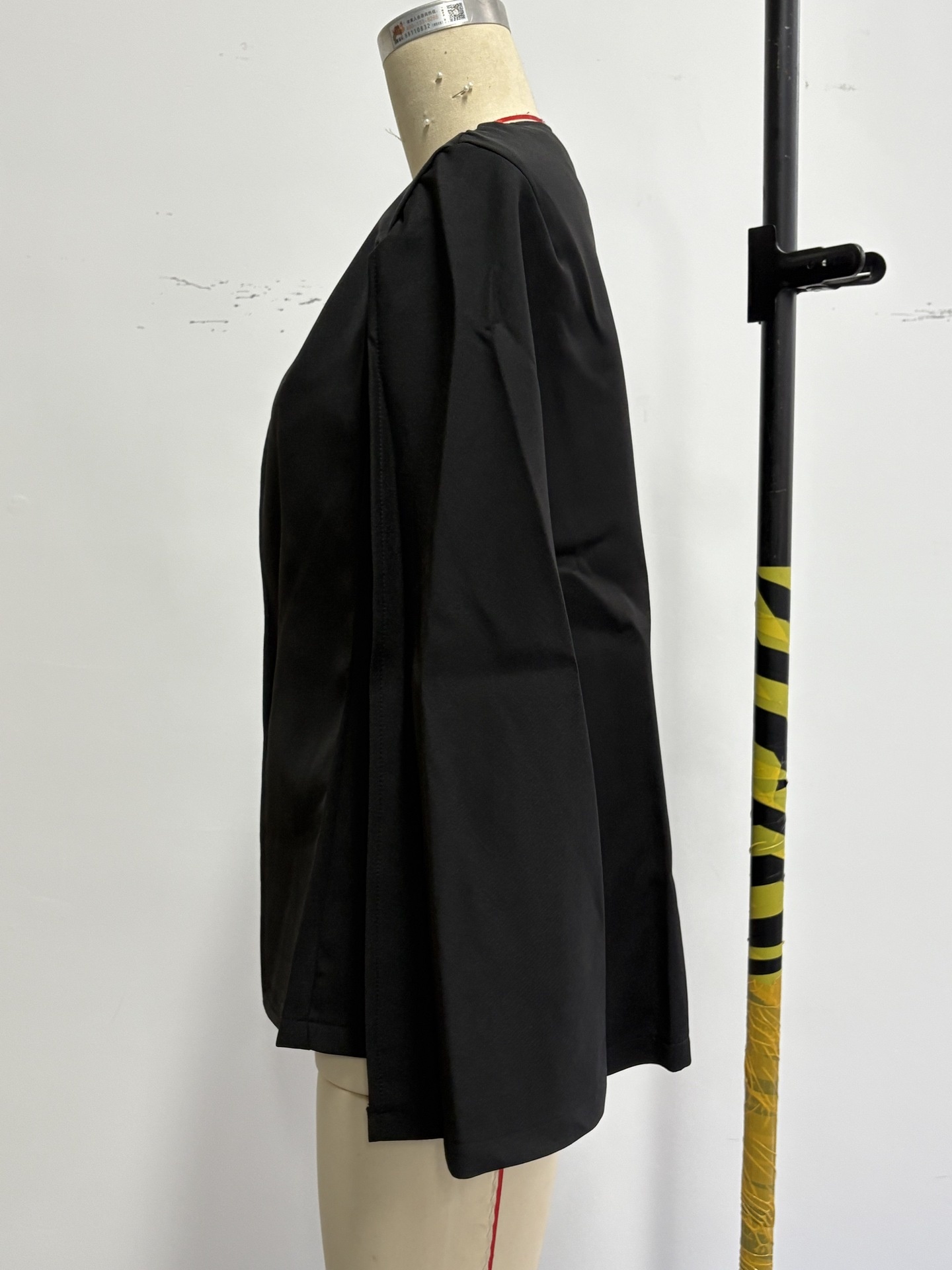 Blazer da donna eleganti e mantelle alla moda per outfit chic_voghion.com