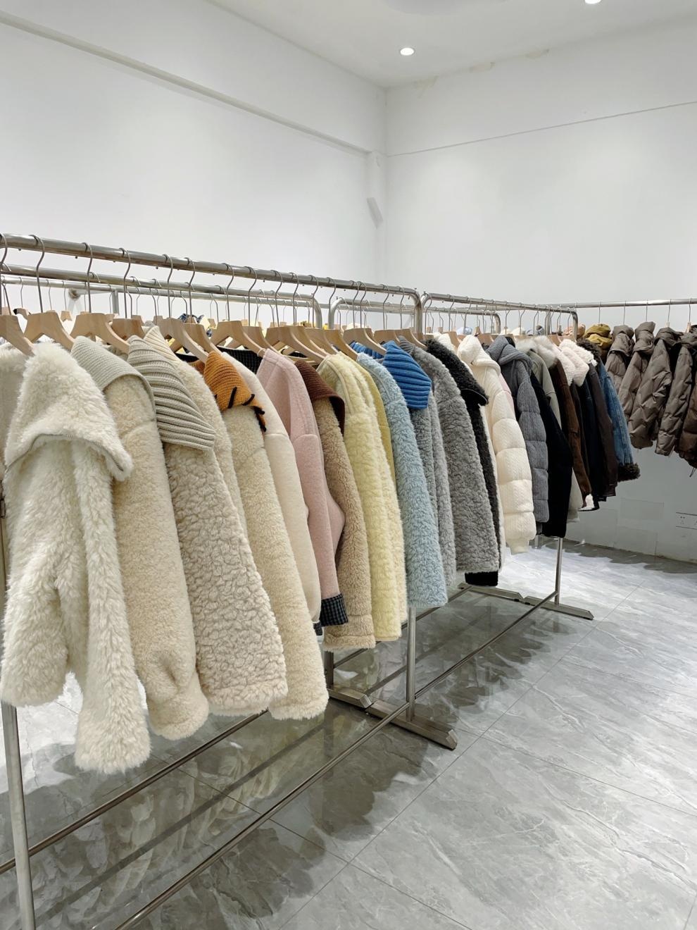 Elegant White Women's Blazer For Formal Occasions And Work_voghion.com