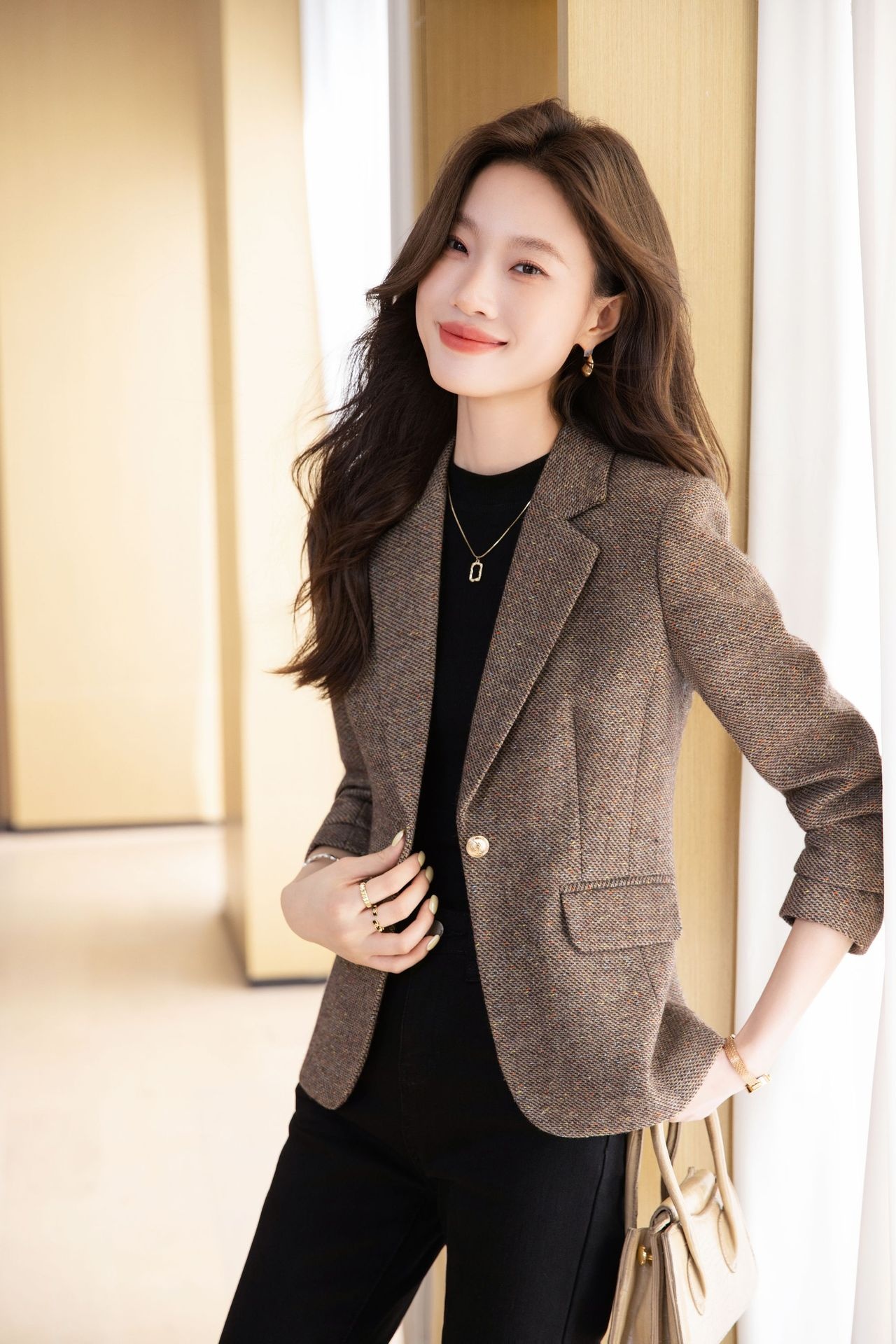 Blazer marrone in lana da donna stile chic autunno inverno_voghion.com