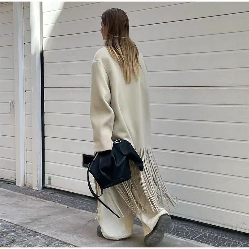 Großhandel Herbst 2024 Neuer europäischer und amerikanischer Stil Damen einfarbiger langer Blazer mit Quasten für Damen_voghion.com