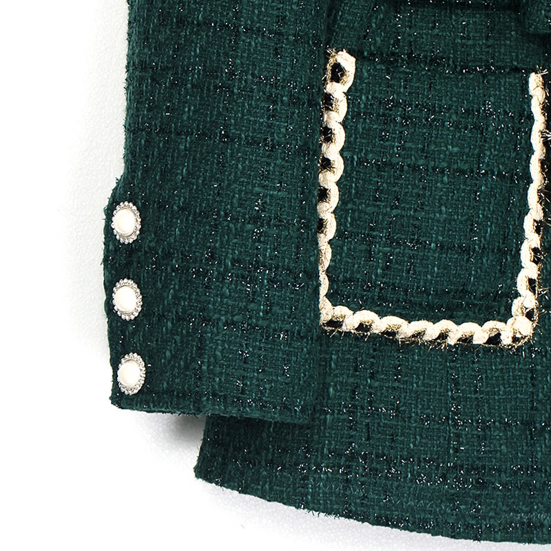 Tweedmantel in mittlerer Länge, Herbst/Winter 2025, mit Kontrastfarben und schmaler Taille, Modell 130035_voghion.com