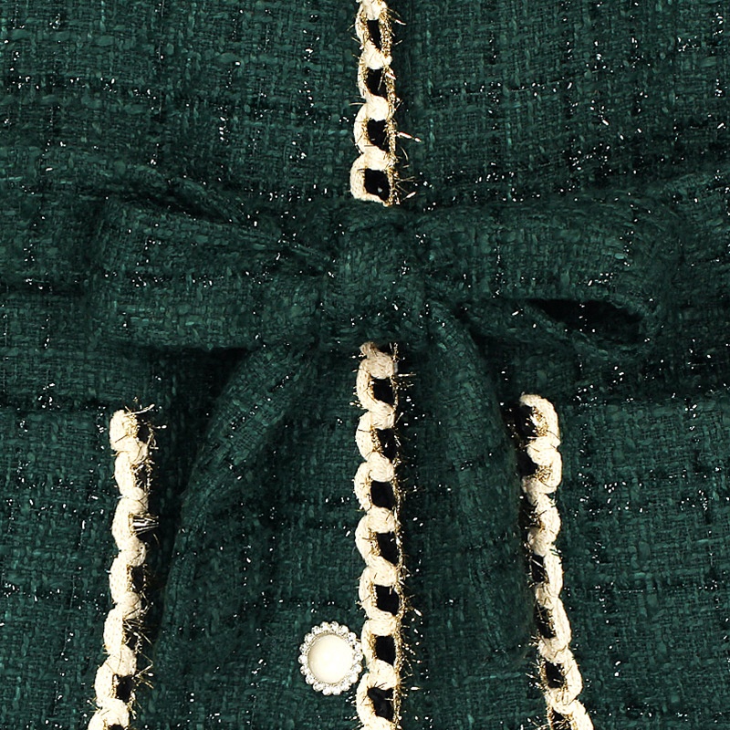 Tweedmantel in mittlerer Länge, Herbst/Winter 2025, mit Kontrastfarben und schmaler Taille, Modell 130035_voghion.com
