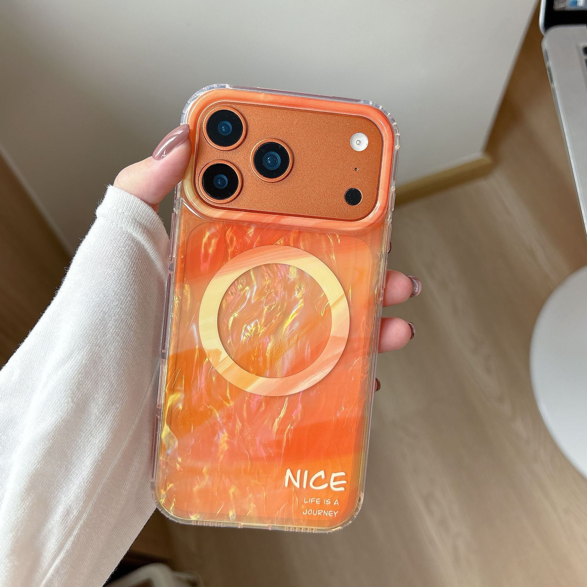 Ins-style Gradient Magnetic Case 17 Pro Max, Suitable IPhone 16, Protective Cover With Shell Pattern For 15/17_voghion.com