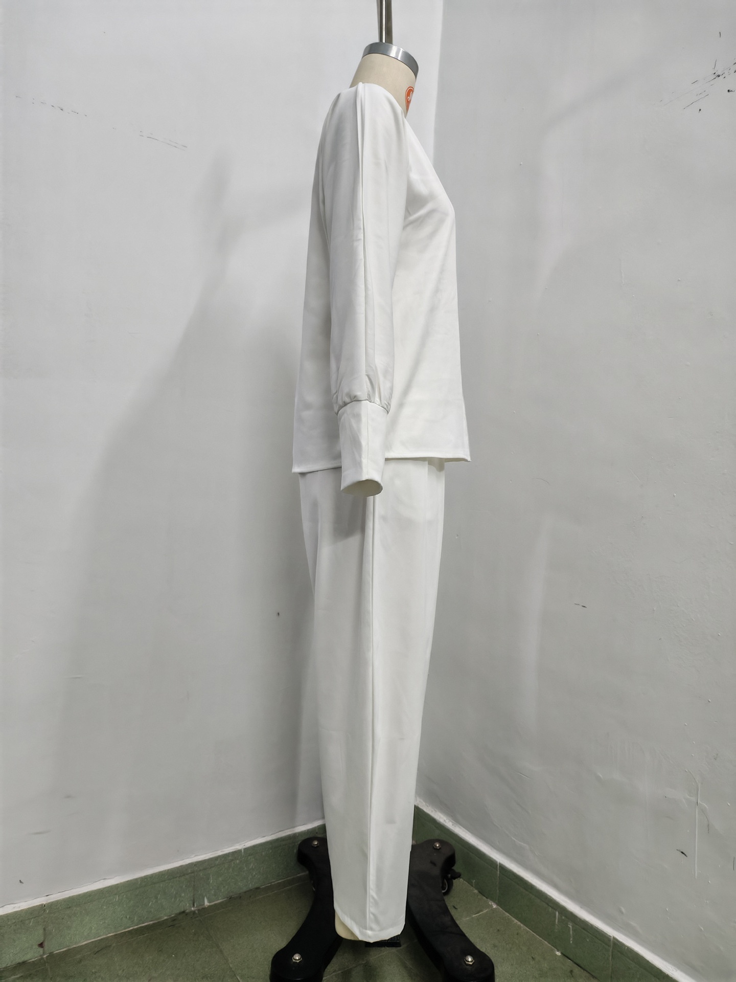 Sæt med dame top og haremsbukser til forår og efterår_voghion.com