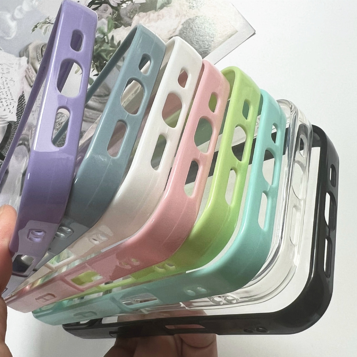 Coque de protection iphone au design macaron cream_voghion.com