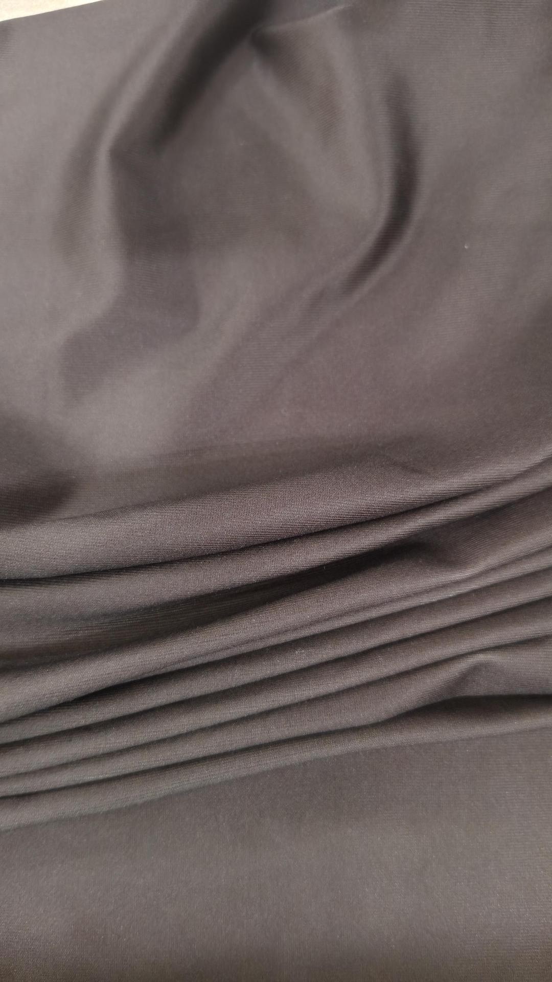 Damklänning kroppsnära asymmetrisk ärmlös slim fit_voghion.com