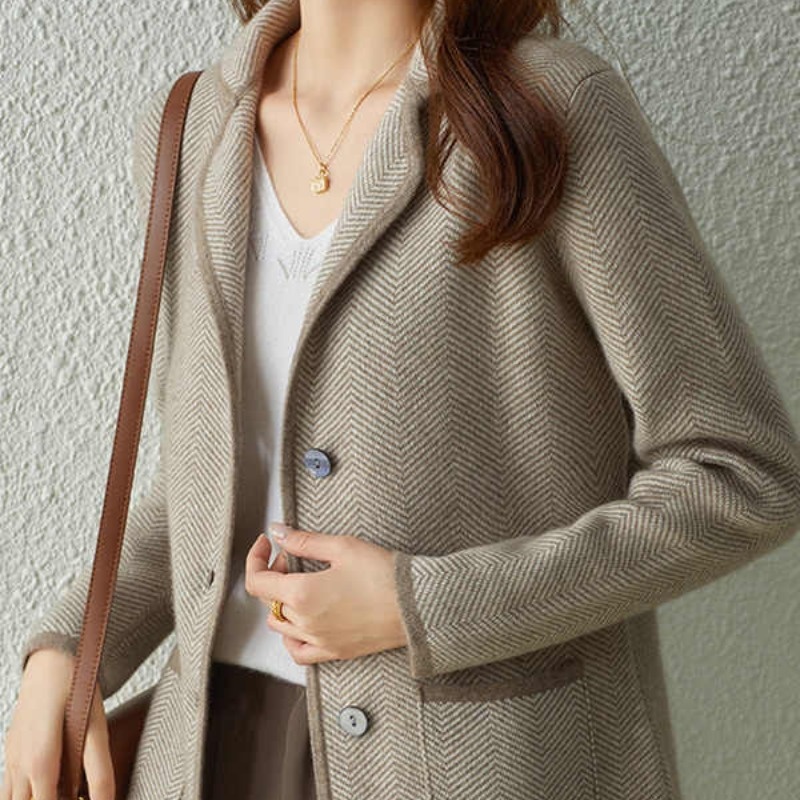 High-end Women's With A Suit Collar, Spring And Autumn 2025 New Fashion Short Woolen Knitted Coat_voghion.com