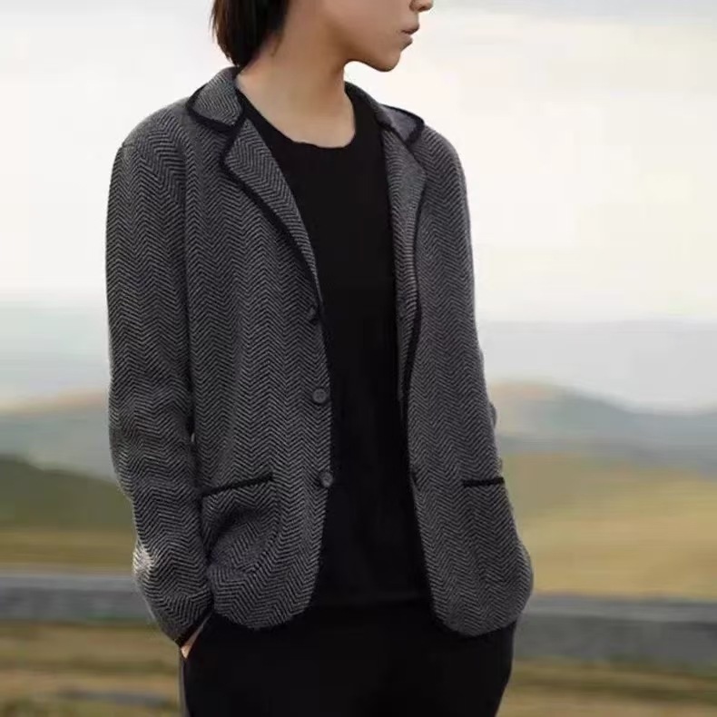High-end Women's Short Knitted Wool Blazer With Suit Collar_voghion.com