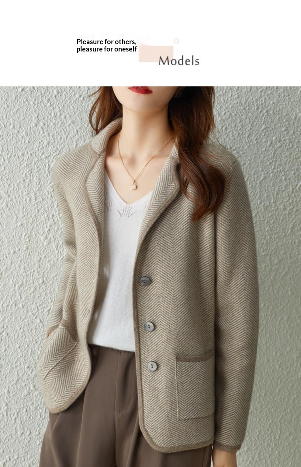 High-end Women's Short Knitted Wool Blazer With Suit Collar_voghion.com