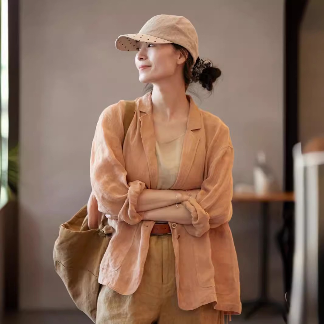 Elegante e alla moda, abbigliamento da donna in lino, elegante e sofisticato, blazer protettivo dal sole, giacca estiva leggera per_voghion.com