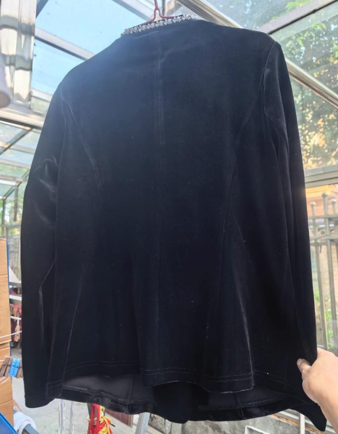 Outlet europeo per il commercio estero, rimanenze di magazzino con etichette rimosse, blazer slim-fit in velluto con scollo a V per donna_voghion.com