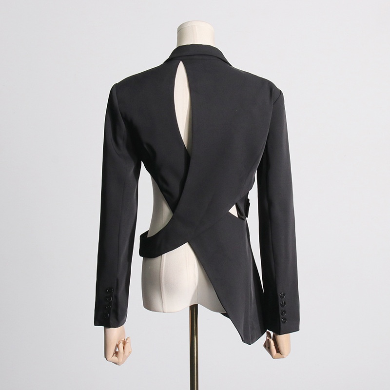 Blazer elegante da donna con collo a rever e taglio asimmetrico_voghion.com