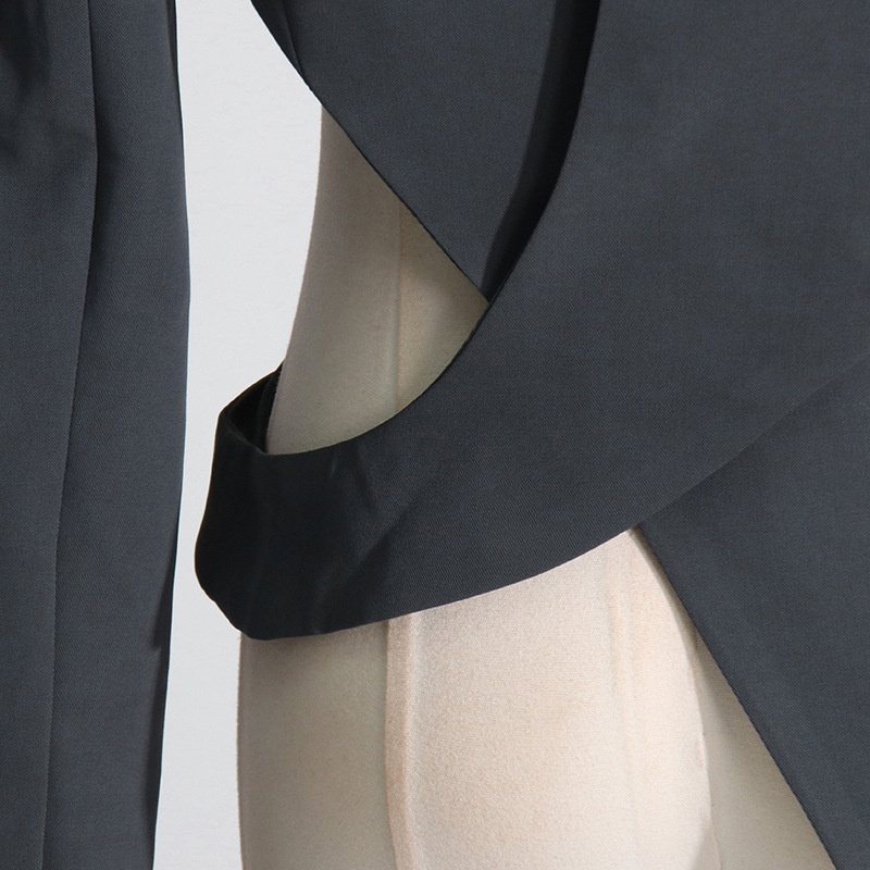 Blazer elegante da donna con collo a rever e taglio asimmetrico_voghion.com