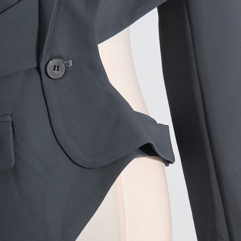 Blazer elegante da donna con collo a rever e taglio asimmetrico_voghion.com