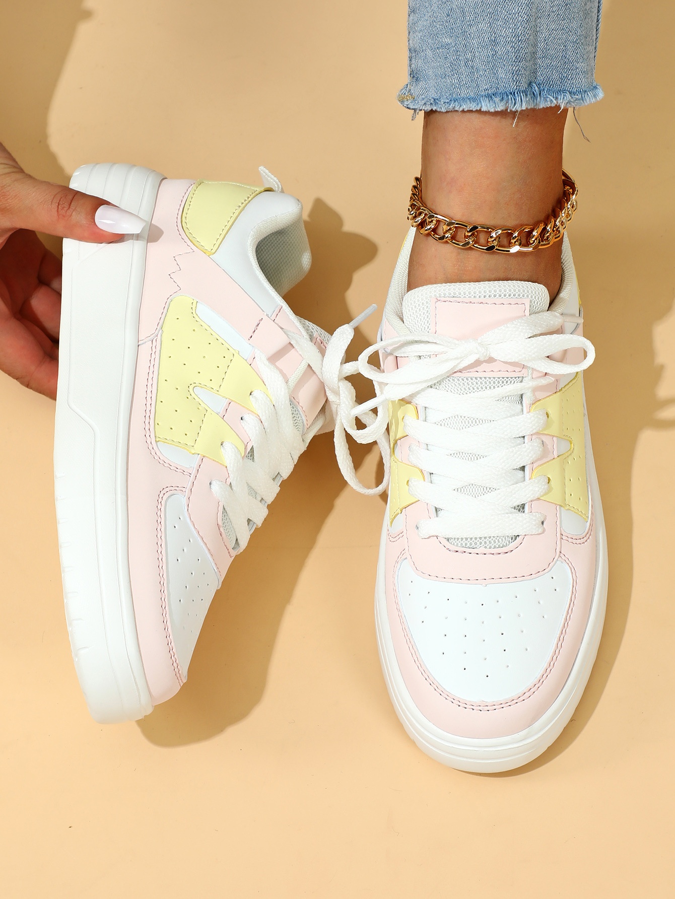 Comfortable Thick-soled Couple Sneakers With Tie Straps Casual_voghion.com
