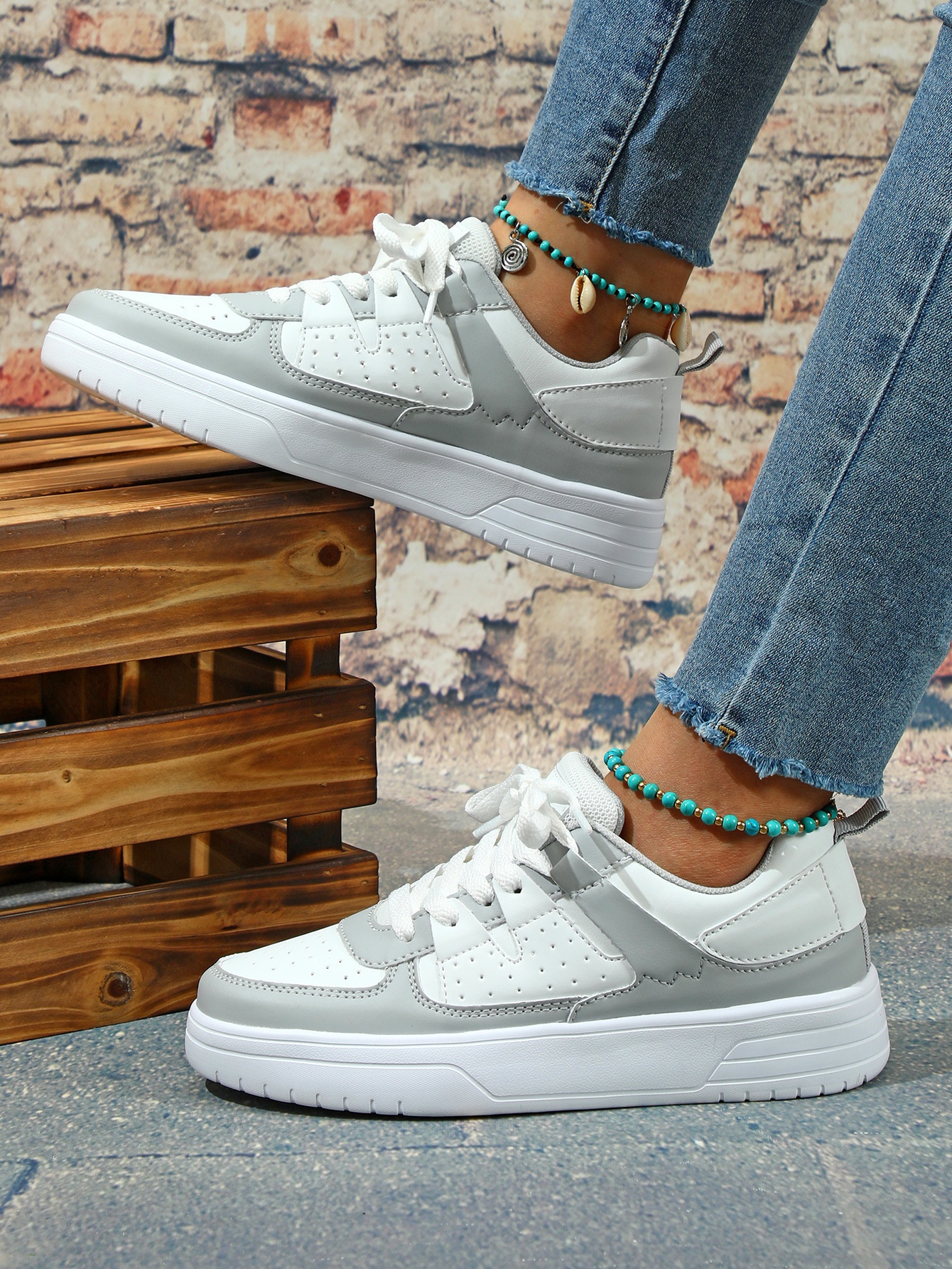 Comfortable Thick-soled Couple Sneakers With Tie Straps Casual_voghion.com