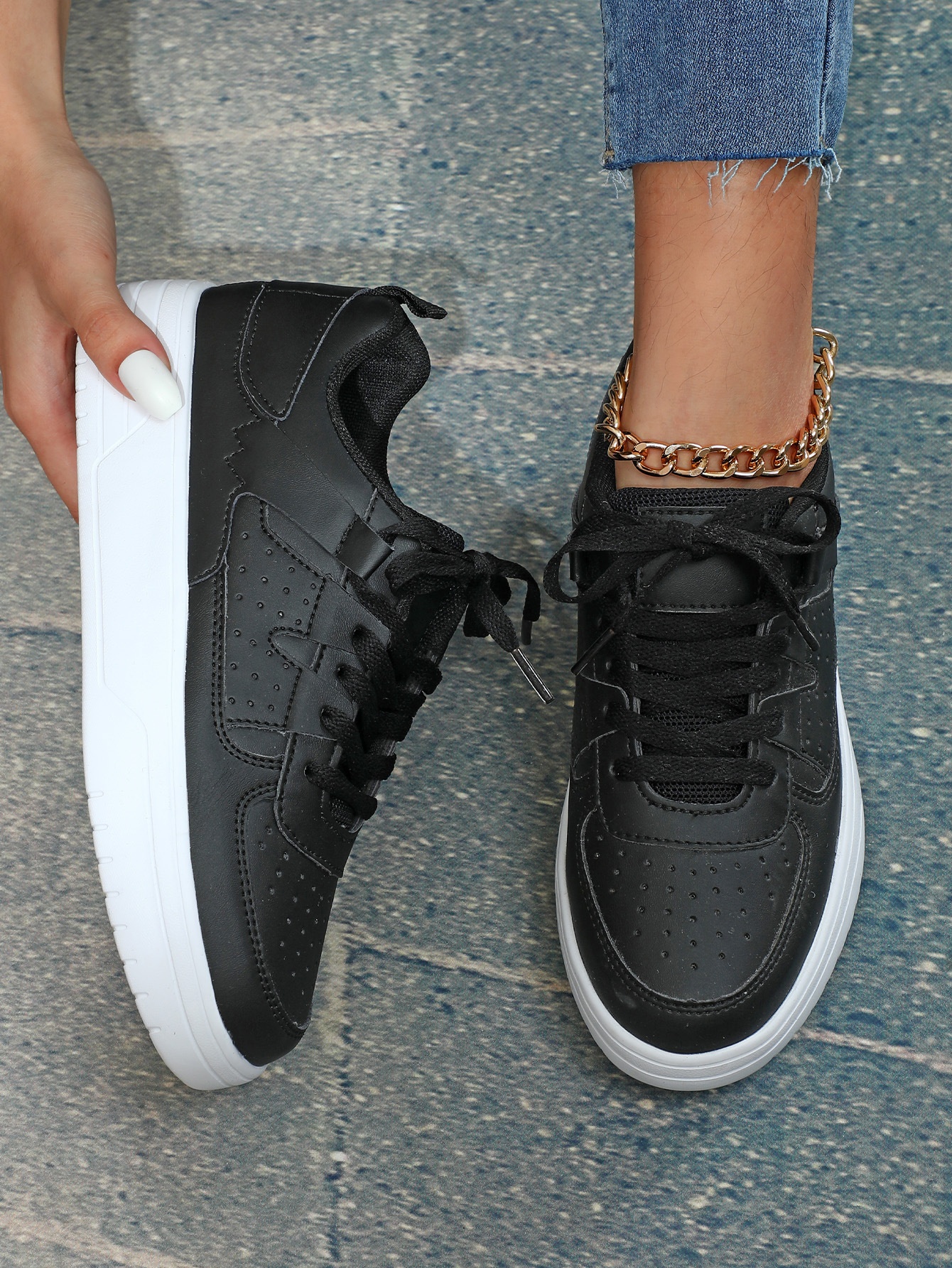 Comfortable Thick-soled Couple Sneakers With Tie Straps Casual_voghion.com
