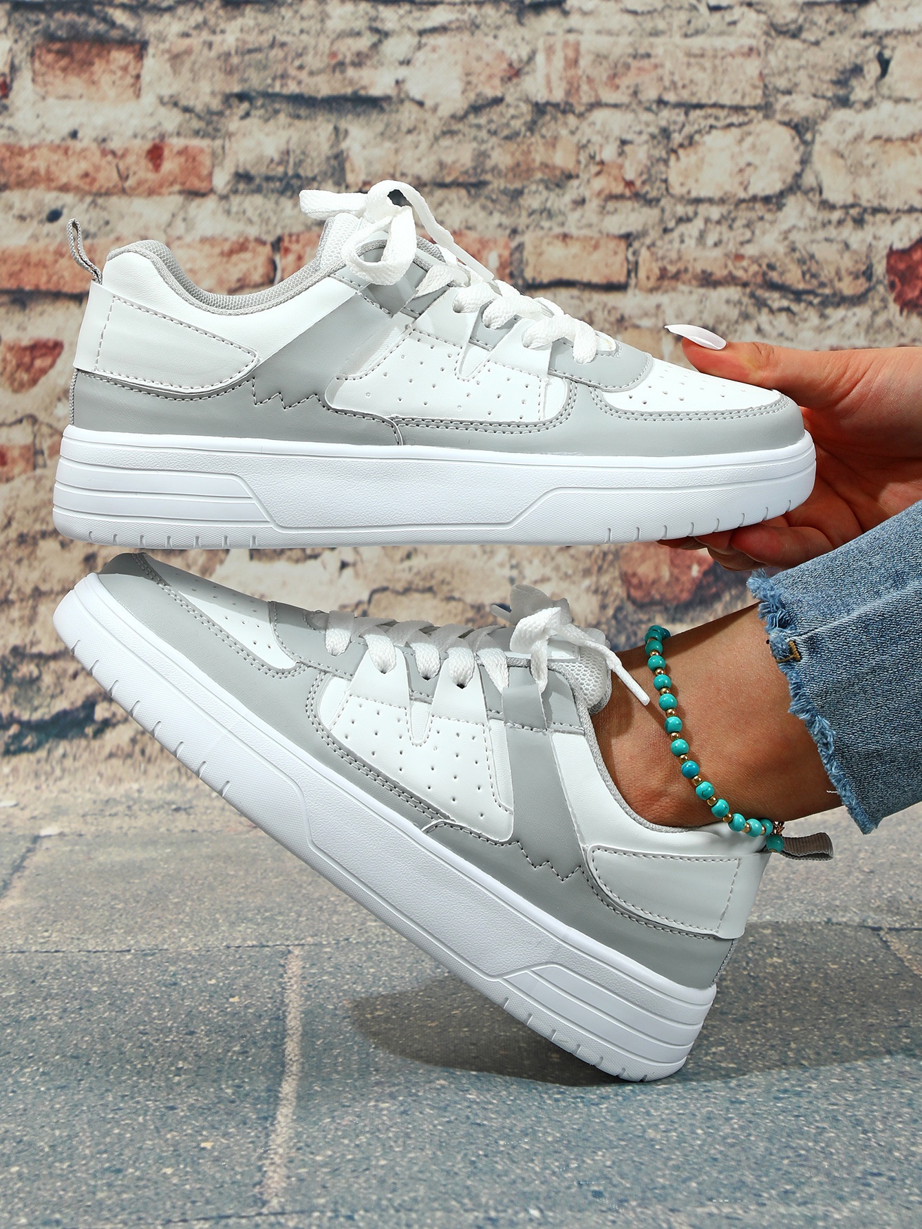 Comfortable Thick-soled Couple Sneakers With Tie Straps Casual_voghion.com