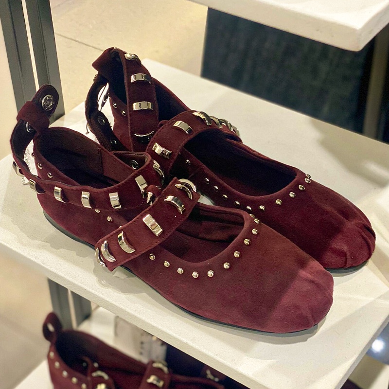 Red Ballet Dance Shoes With Cross Rivets And Round Toe Flat Style_voghion.com