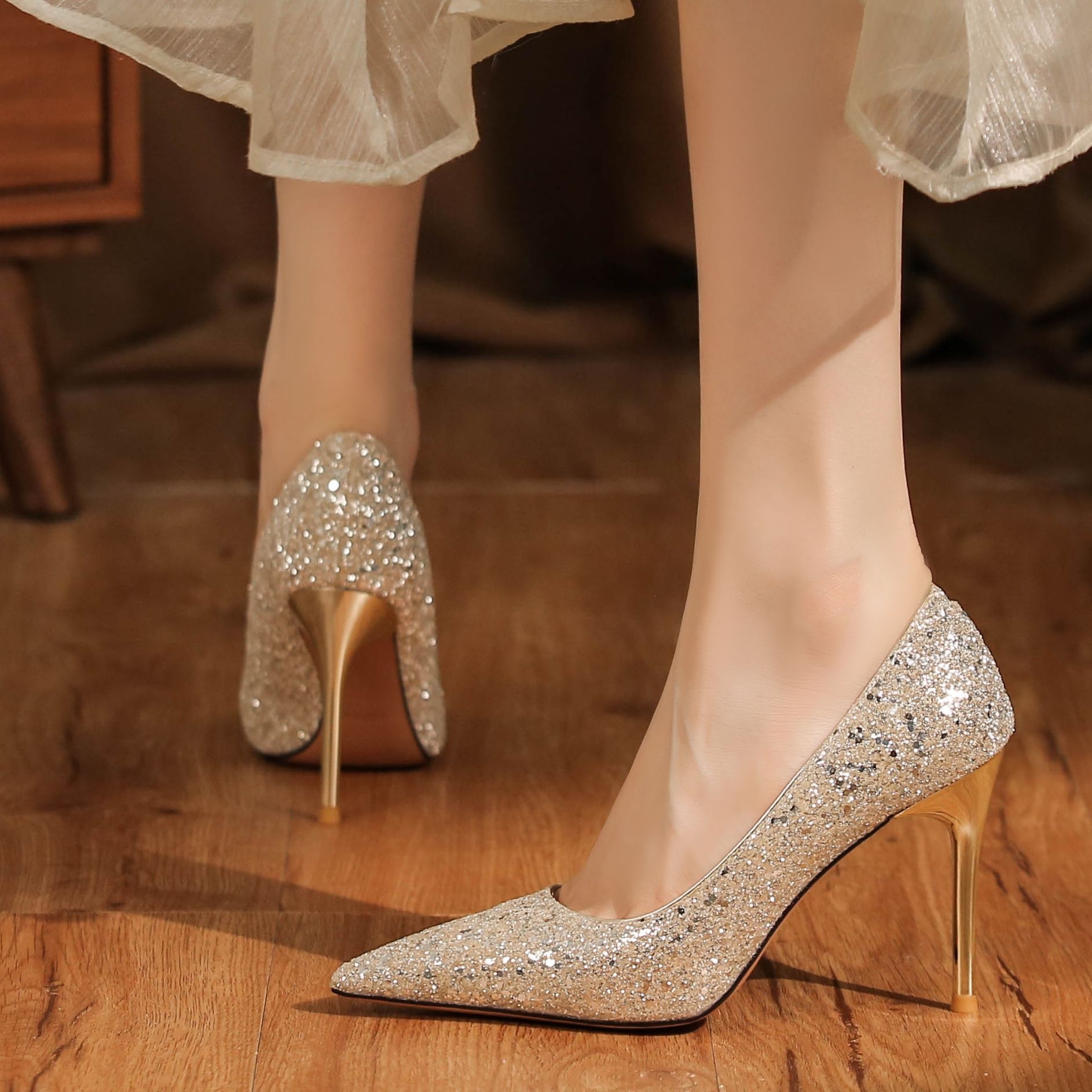 Scarpe da ballo 6681-23 Stile francese Xiuhe Abito da sposa Scarpe da sposa con paillettes di cristallo a due vie Punta a punta Tacco a spillo_voghion.com