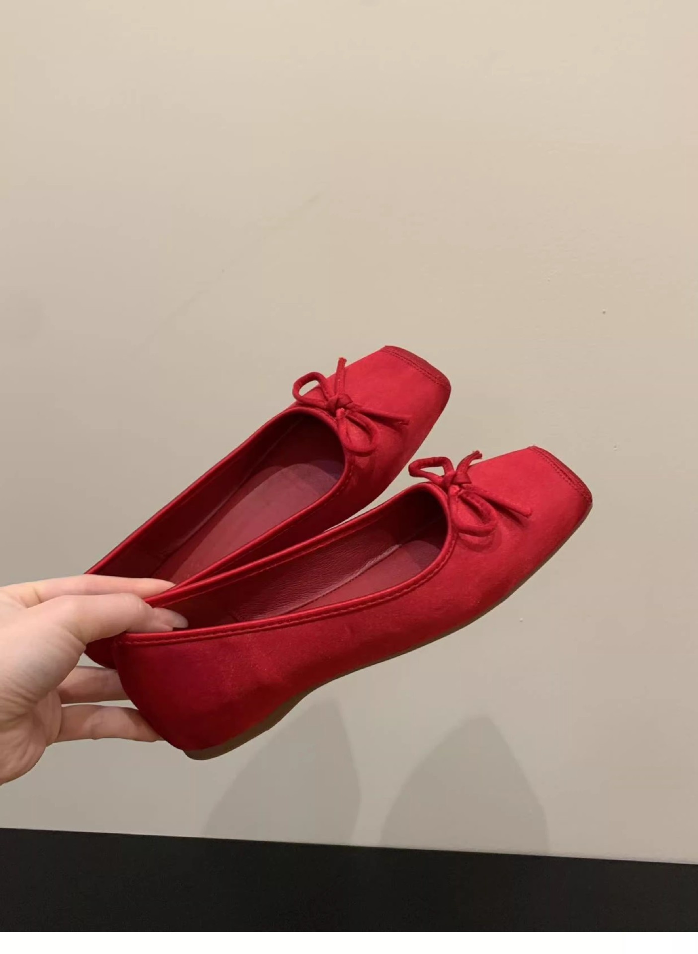 Elegant Satin Ballet Dance Shoes With Internal Height Increase_voghion.com