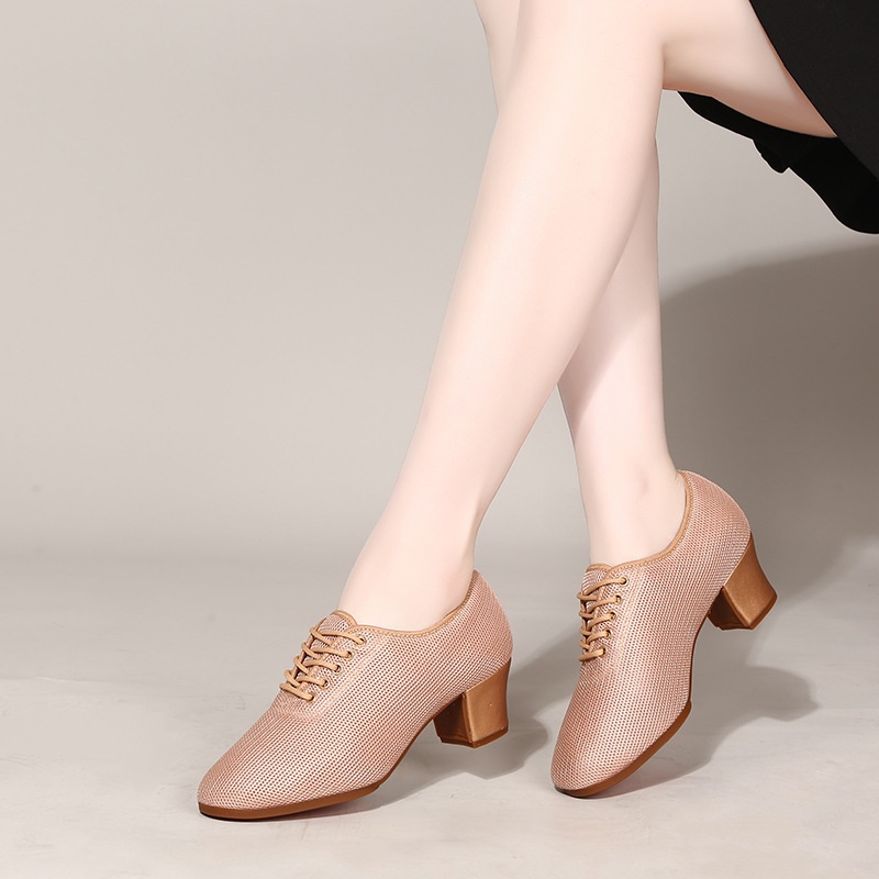 Vierkante dansschoenen met ademend mesh, Latijns-Amerikaanse dans voor dames, schoenen met zachte zool, oefenschoenen voor ballroomdans voor docenten, nieuw model 2025_voghion.com