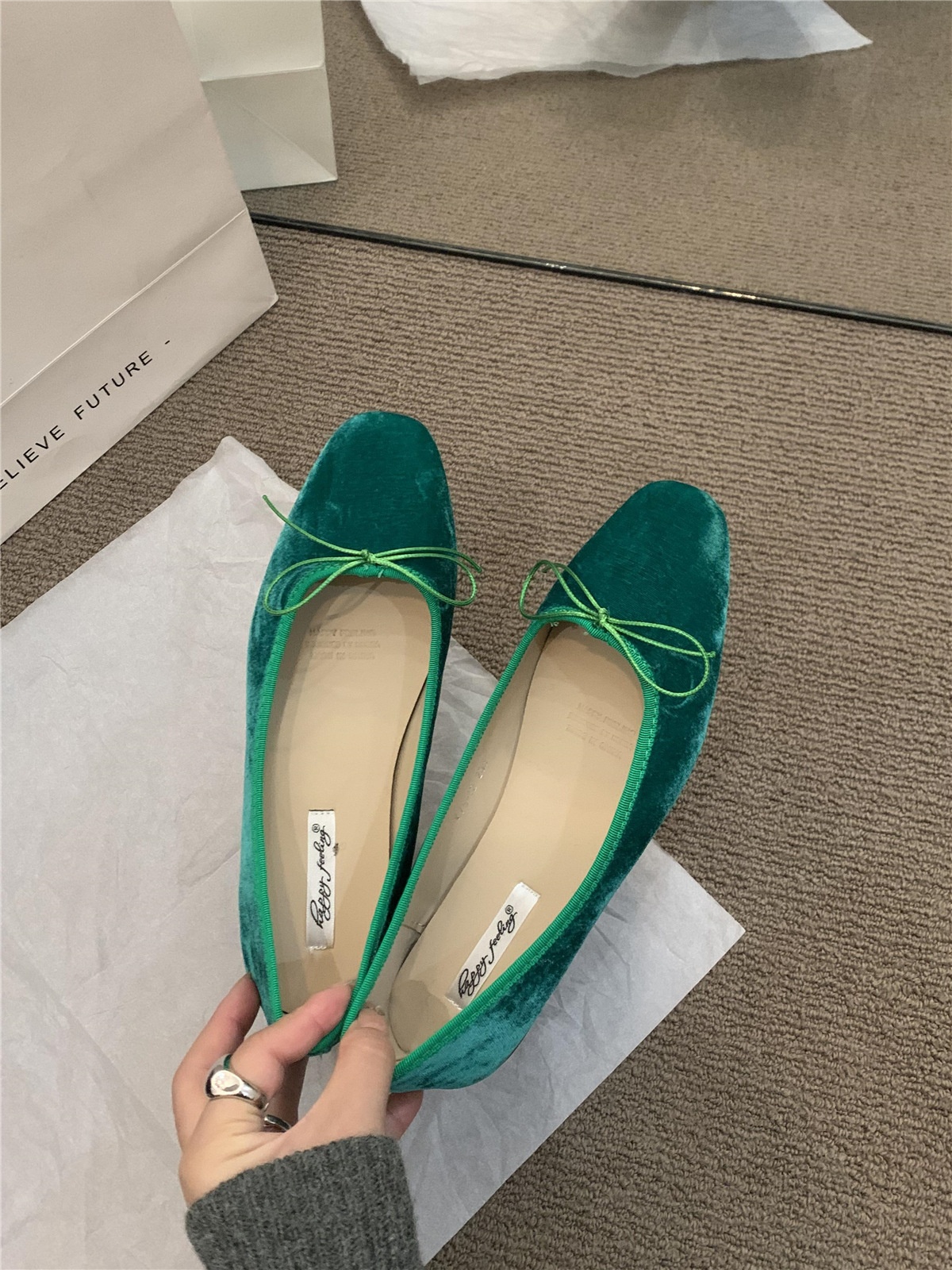Bailarinas danza mujer estilo francés vintage con lazo plano_voghion.com