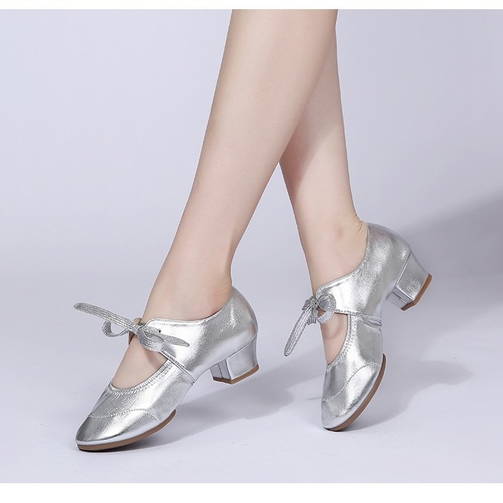 Chaussures de danse 2025 Nouvelles chaussures de danse latine basses à semelle souple pour femmes, style transfrontalier_voghion.com