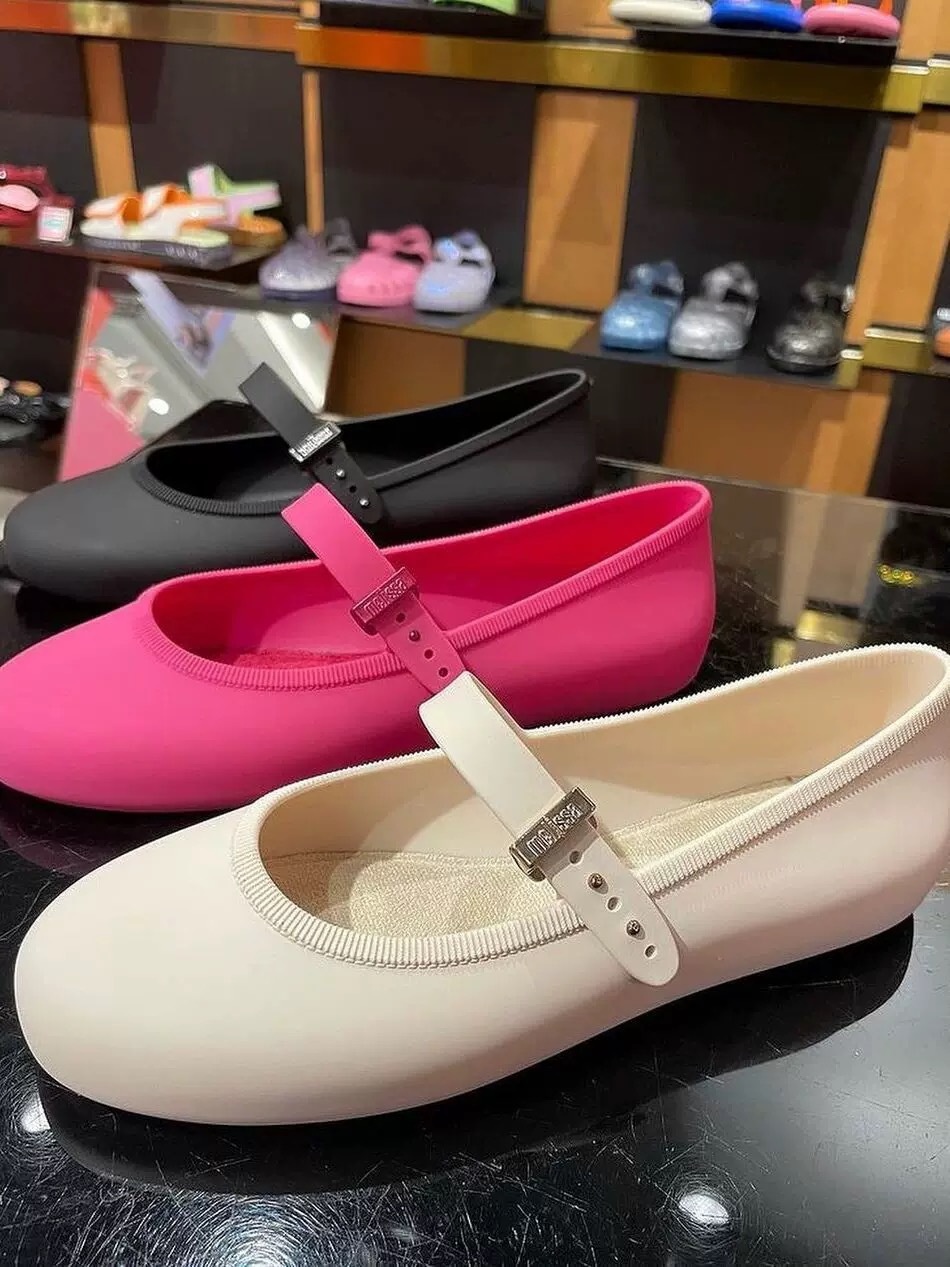 Retro Women's Dance Shoes With Soft Sole And Round Toe Flat_voghion.com