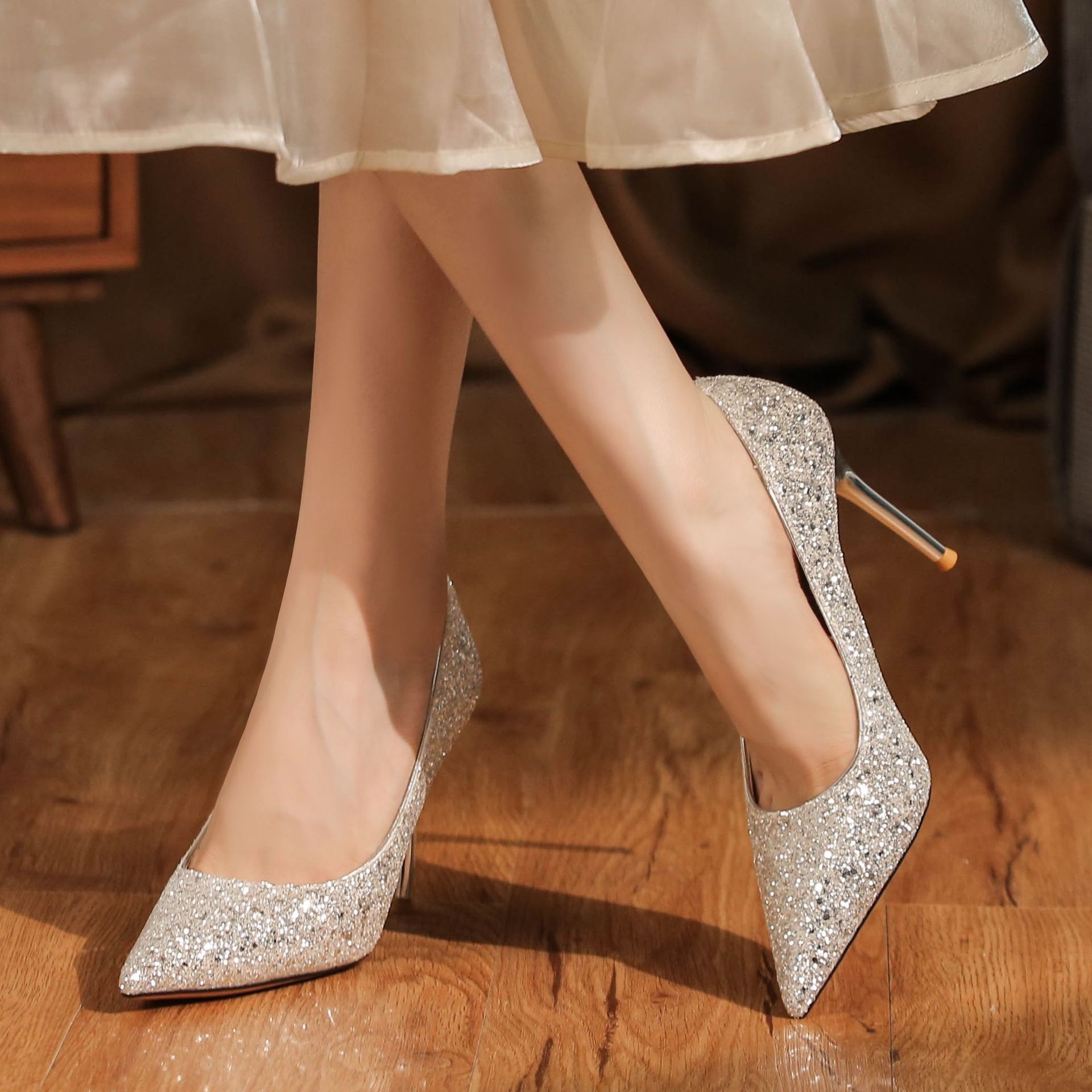 Scarpe da ballo 6681-23 Stile francese Xiuhe Abito da sposa Scarpe da sposa con paillettes di cristallo a due vie Punta a punta Tacco a spillo_voghion.com
