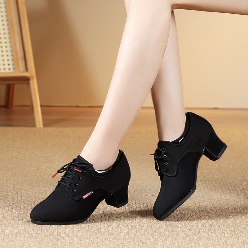 Neue quadratische Tanzschuhe mit Sohlen und weichem Obermaterial, lateinamerikanische Segelschuhe für draußen, mittelhohe Tanzschuhe für Damen_voghion.com
