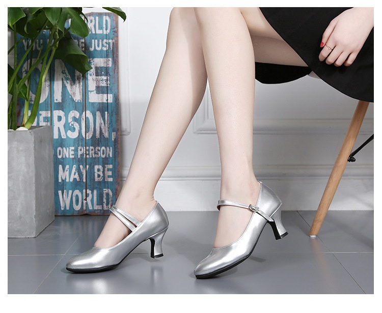 Gouden dansschoenen voor dames voor latin en ballroom_voghion.com