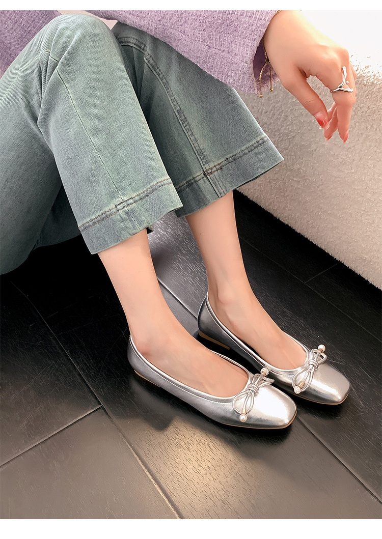 Classic Leather Ballet Dance Shoes With Pearl Bow And Square Toe_voghion.com